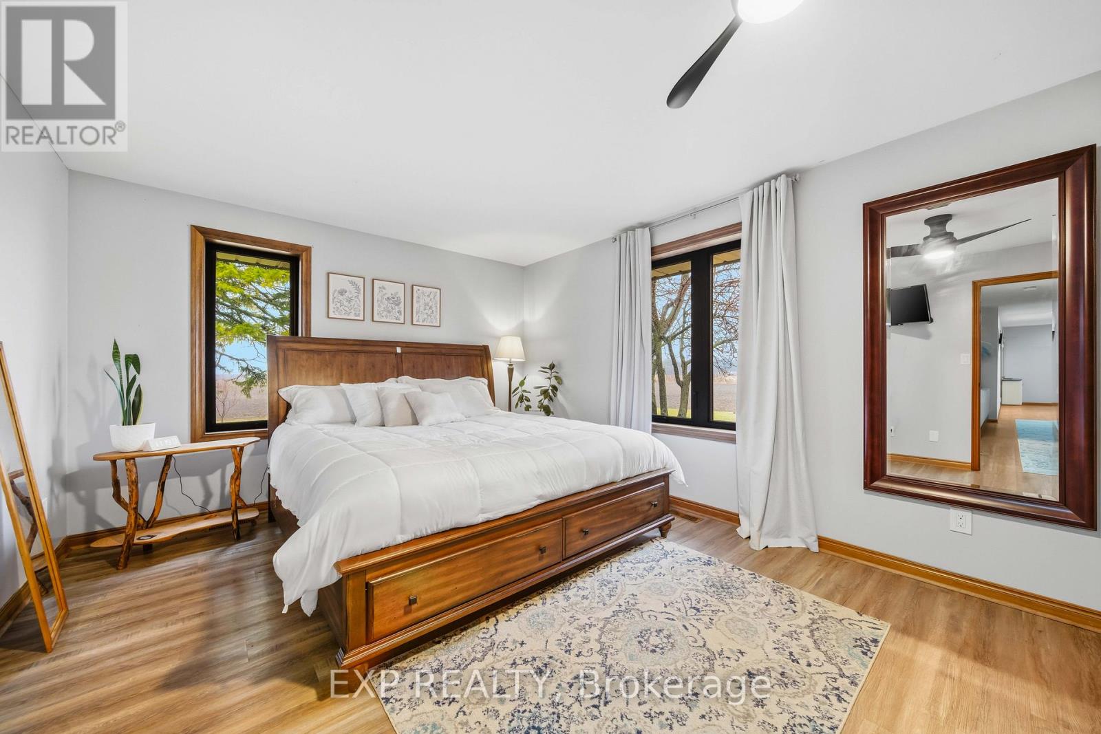 5864 Inadale Drive, Adelaide Metcalfe, Ontario  N7G 3H4 - Photo 12 - X12909792