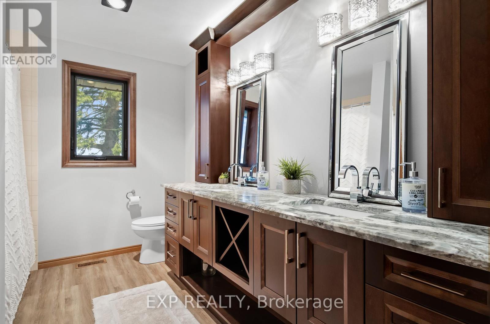 5864 Inadale Drive, Adelaide Metcalfe, Ontario  N7G 3H4 - Photo 14 - X12909792