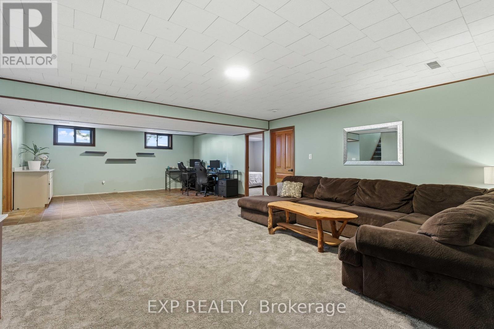 5864 Inadale Drive, Adelaide Metcalfe, Ontario  N7G 3H4 - Photo 26 - X12909792