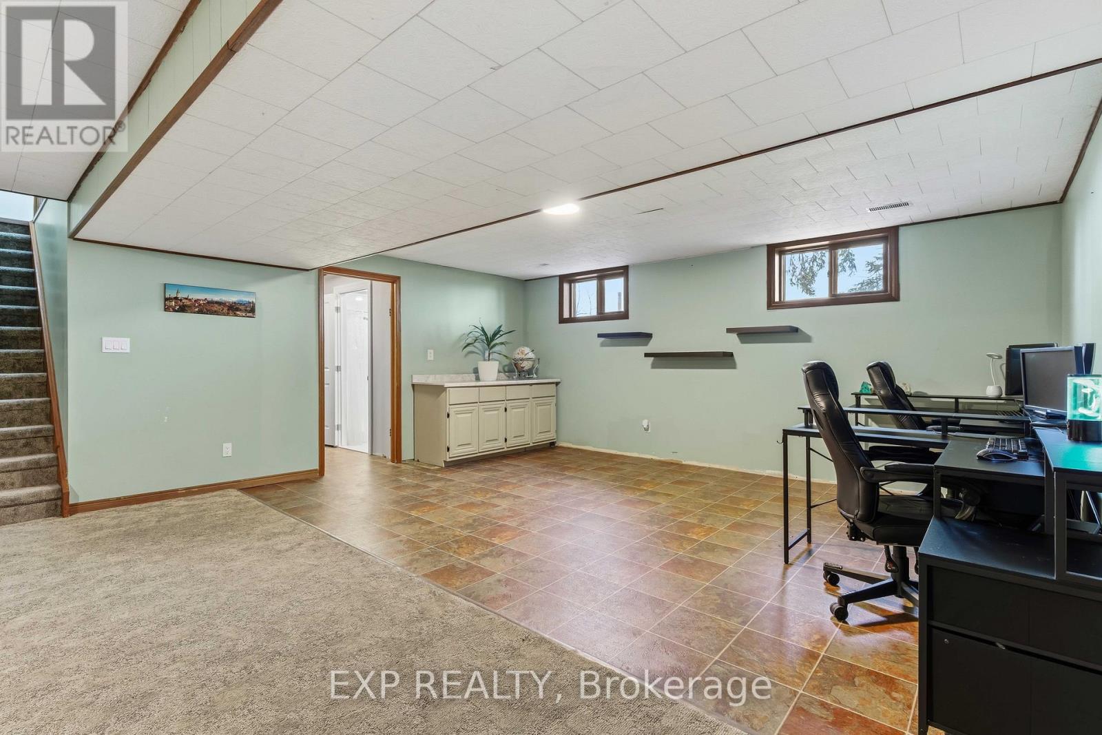 5864 Inadale Drive, Adelaide Metcalfe, Ontario  N7G 3H4 - Photo 28 - X12909792