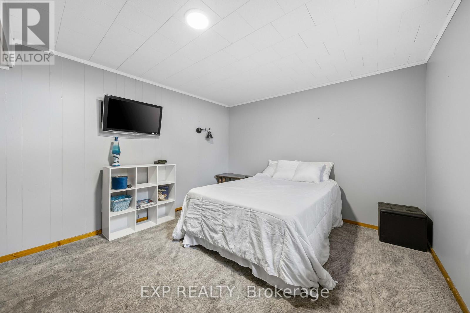 5864 Inadale Drive, Adelaide Metcalfe, Ontario  N7G 3H4 - Photo 34 - X12909792