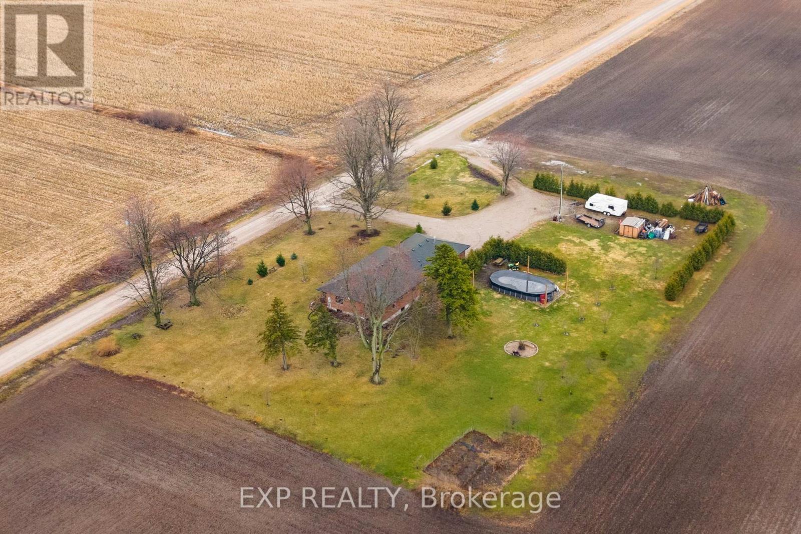 5864 Inadale Drive, Adelaide Metcalfe, Ontario  N7G 3H4 - Photo 45 - X12909792
