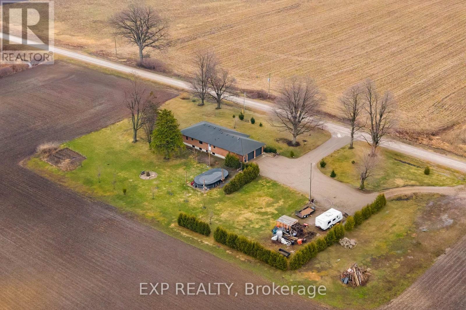 5864 Inadale Drive, Adelaide Metcalfe, Ontario  N7G 3H4 - Photo 48 - X12909792