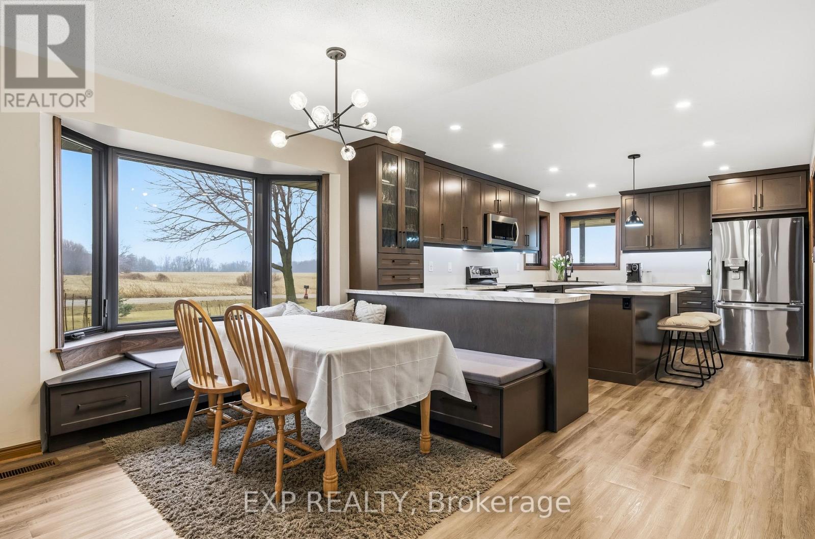 5864 Inadale Drive, Adelaide Metcalfe, Ontario  N7G 3H4 - Photo 7 - X12909792