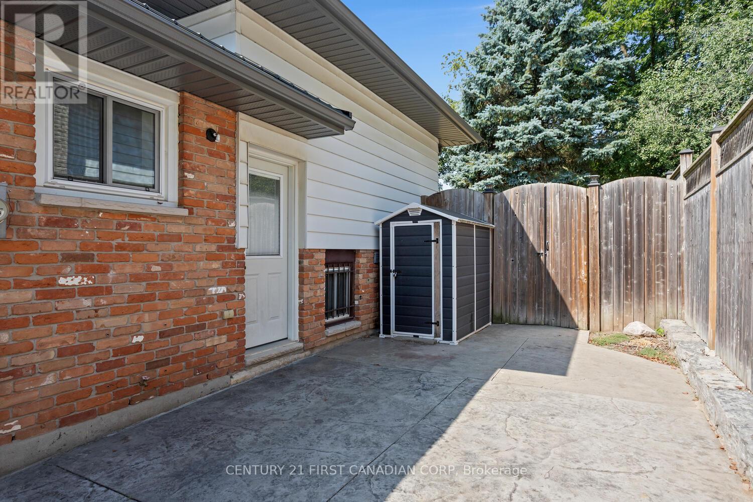 7 Rollscourt Gardens, London North, Ontario  N6G 1L9 - Photo 25 - X12909858