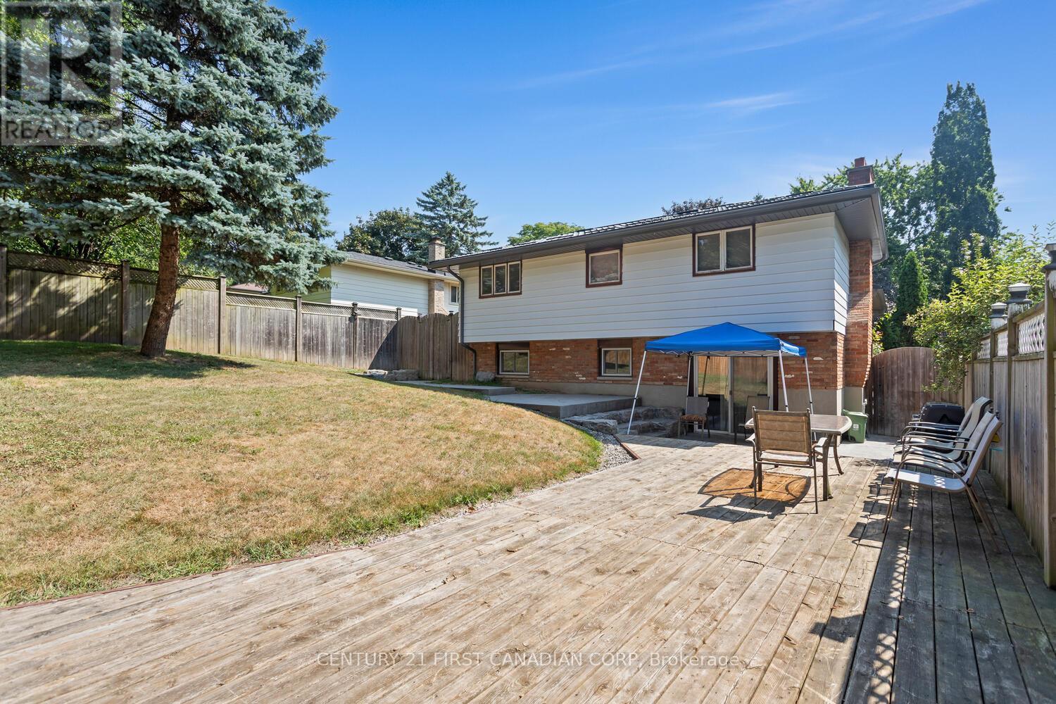 7 Rollscourt Gardens, London North, Ontario  N6G 1L9 - Photo 29 - X12909858