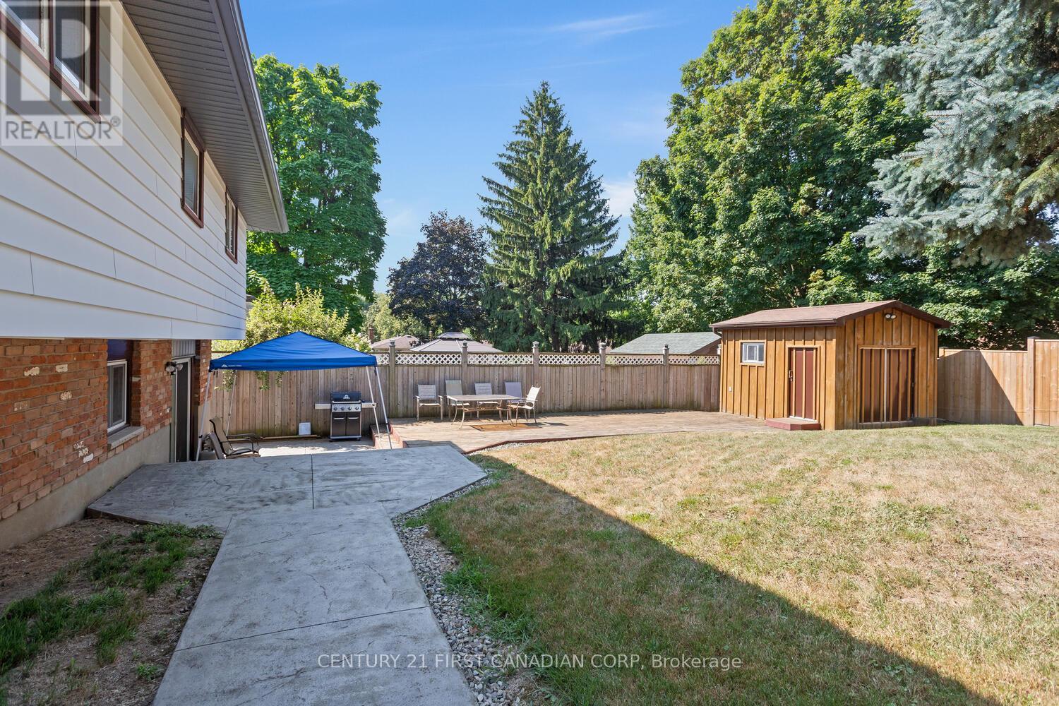 7 Rollscourt Gardens, London North, Ontario  N6G 1L9 - Photo 31 - X12909858