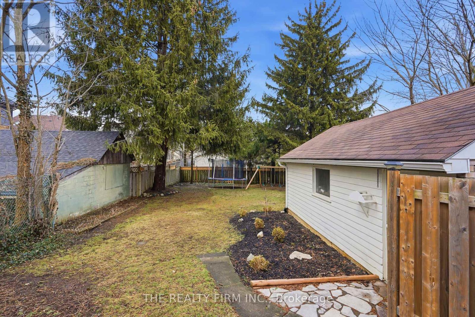 424 Hickson Avenue, London South, Ontario  N6C 2L5 - Photo 42 - X12909878