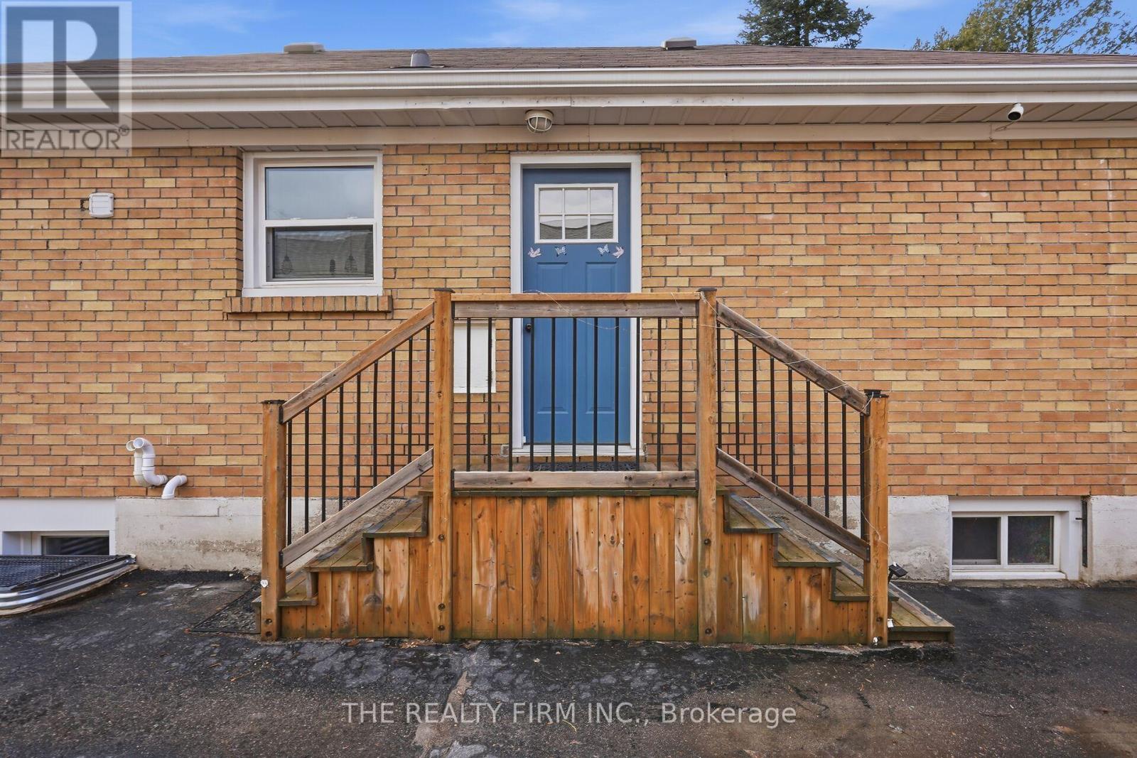 424 Hickson Avenue, London South, Ontario  N6C 2L5 - Photo 8 - X12909878