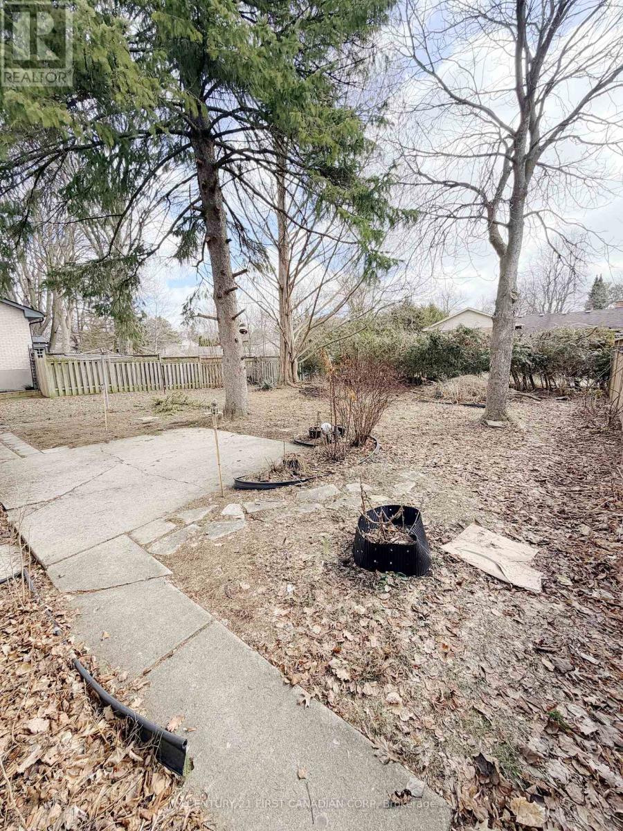 Upper - 711 Algoma Avenue, London North, Ontario  N5X 1W4 - Photo 19 - X12909902