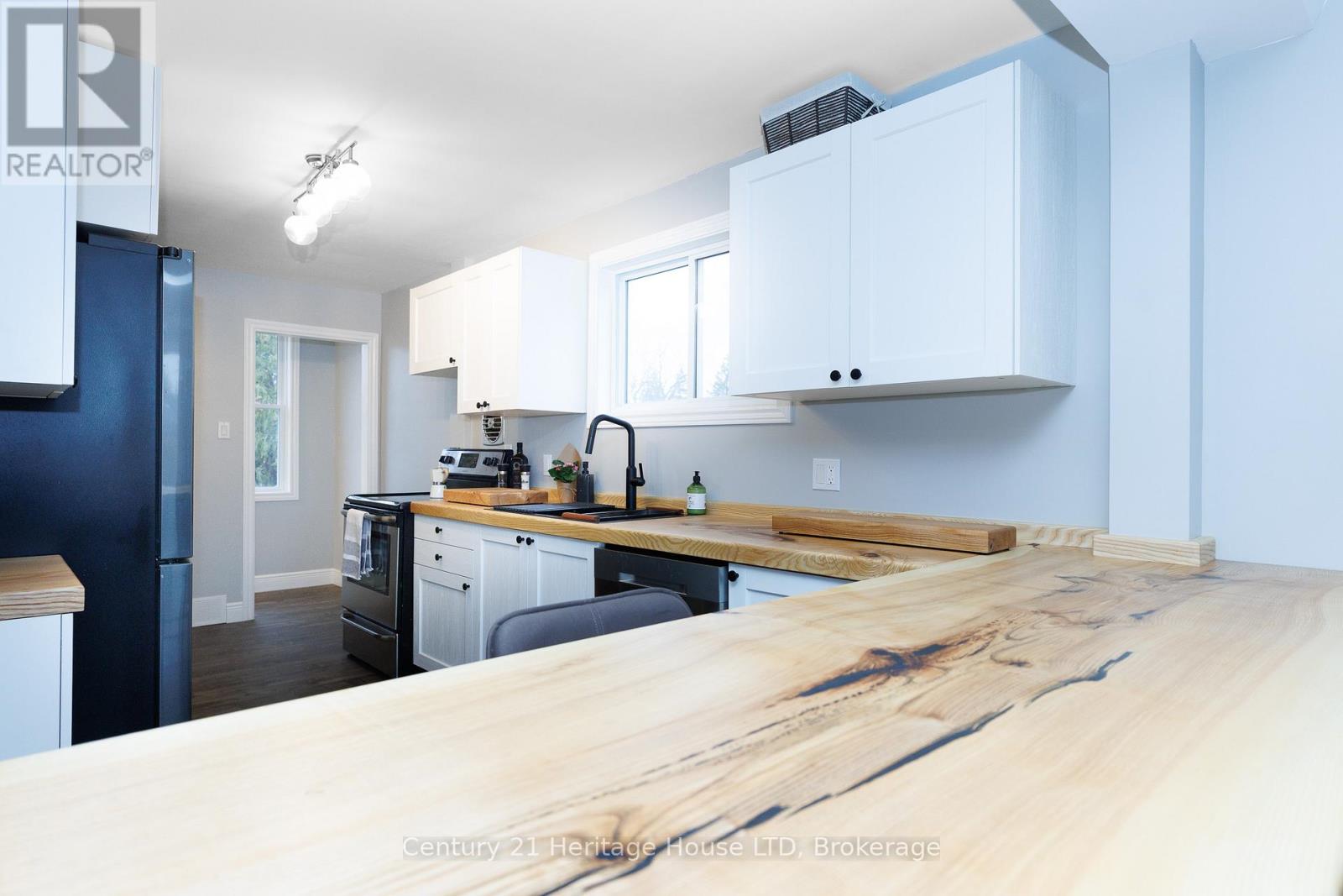 21 Keele Street, St. Catharines, Ontario  L2T 1M8 - Photo 6 - X12906016