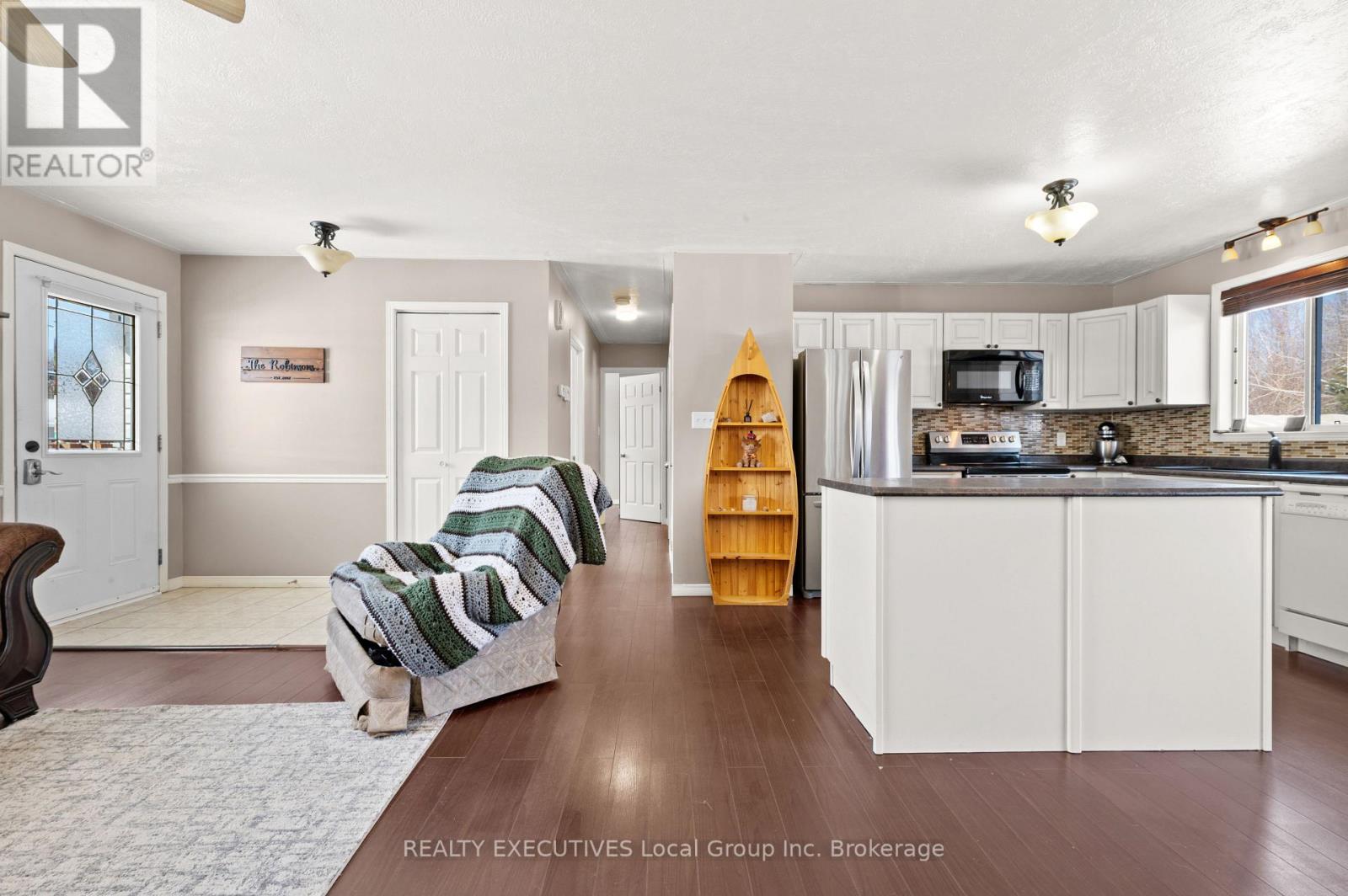 519 Demers Street, West Nipissing, Ontario  P2B 0A1 - Photo 10 - X12908860