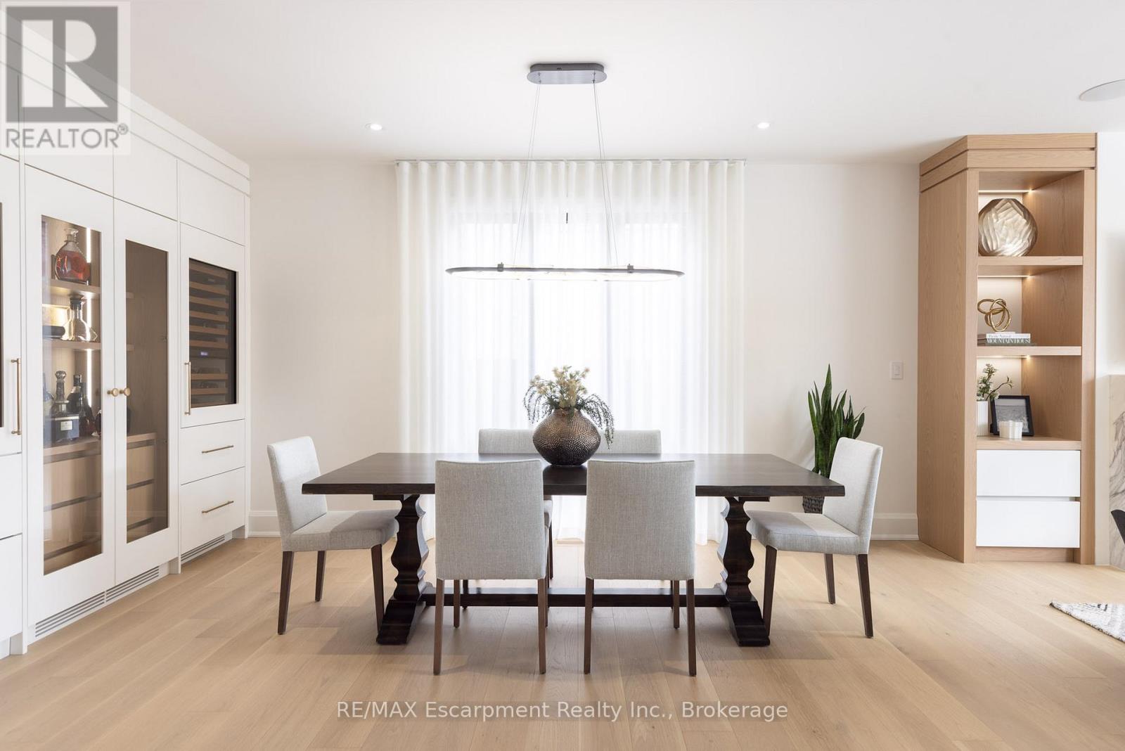 540 Patricia Drive, Oakville, Ontario  L6K 1M2 - Photo 12 - W12909578