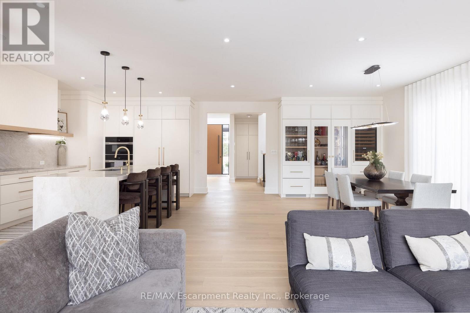 540 Patricia Drive, Oakville, Ontario  L6K 1M2 - Photo 16 - W12909578