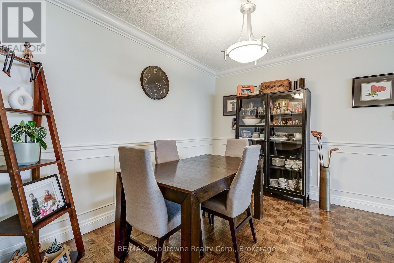 401 - 212 Kerr Street, Oakville, Ontario  L6K 3B1 - Photo 12 - W12909680