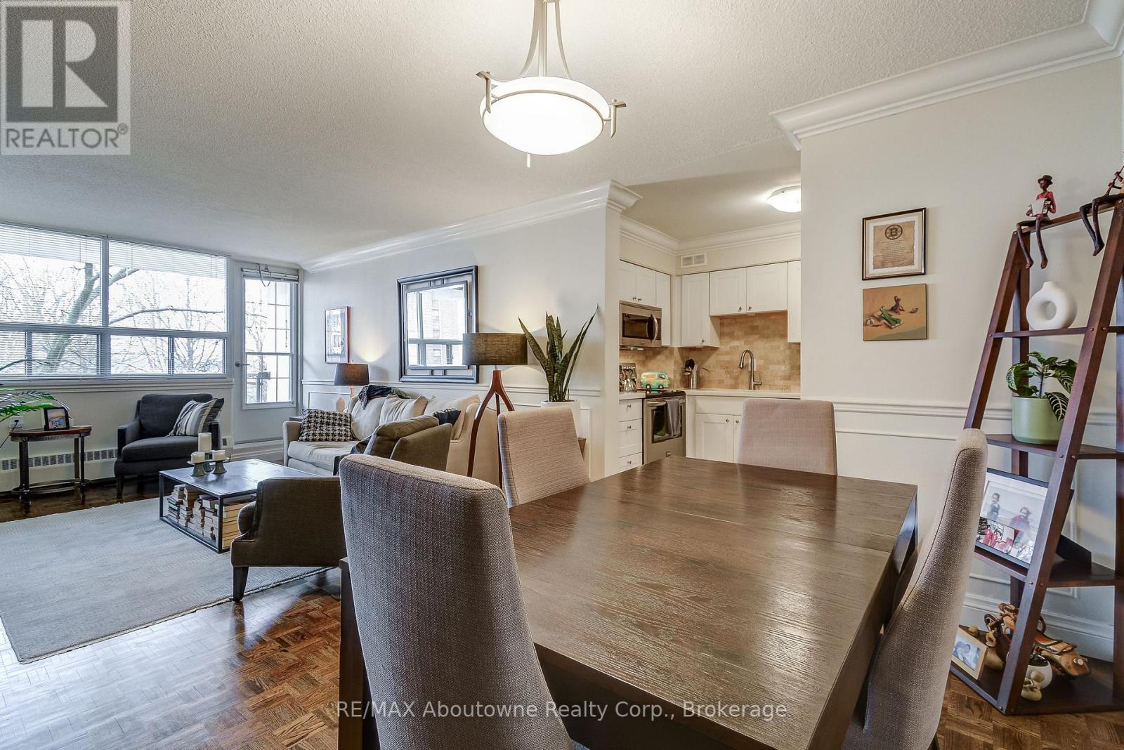 401 - 212 Kerr Street, Oakville, Ontario  L6K 3B1 - Photo 13 - W12909680