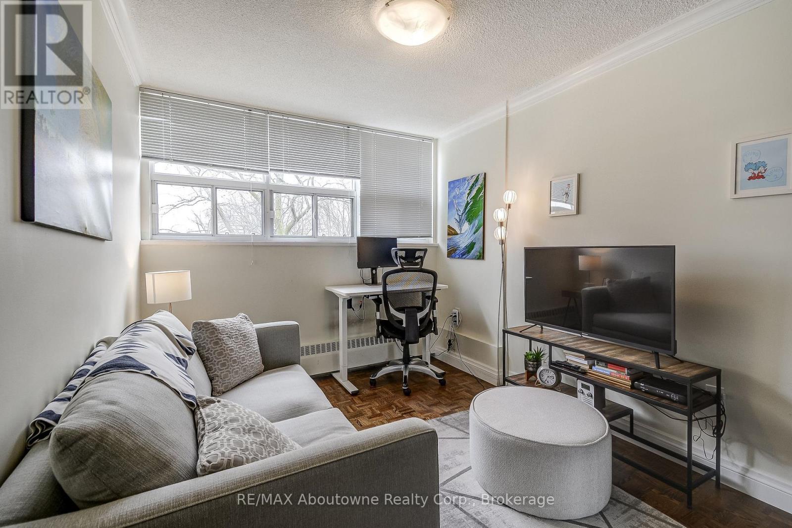 401 - 212 Kerr Street, Oakville, Ontario  L6K 3B1 - Photo 22 - W12909680