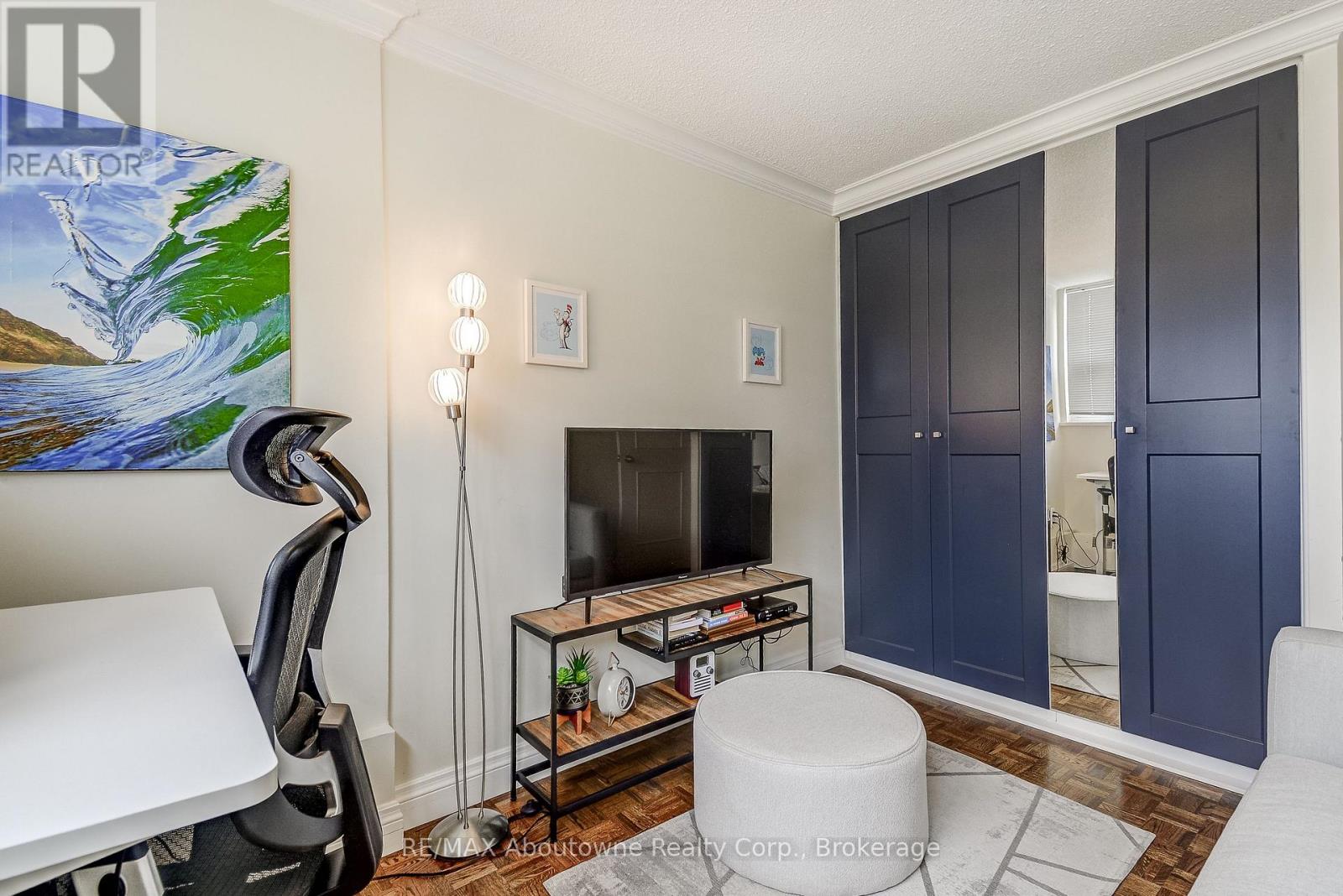 401 - 212 Kerr Street, Oakville, Ontario  L6K 3B1 - Photo 23 - W12909680