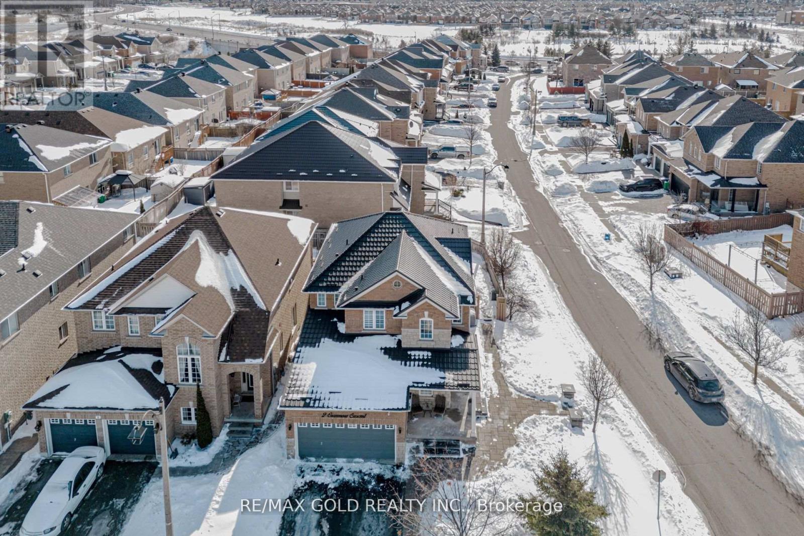 2 Oranmore Crescent, Brampton, Ontario  L6X 0J9 - Photo 3 - W12906282