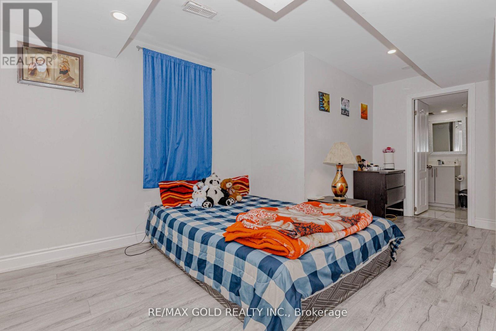 2 Oranmore Crescent, Brampton, Ontario  L6X 0J9 - Photo 37 - W12906282