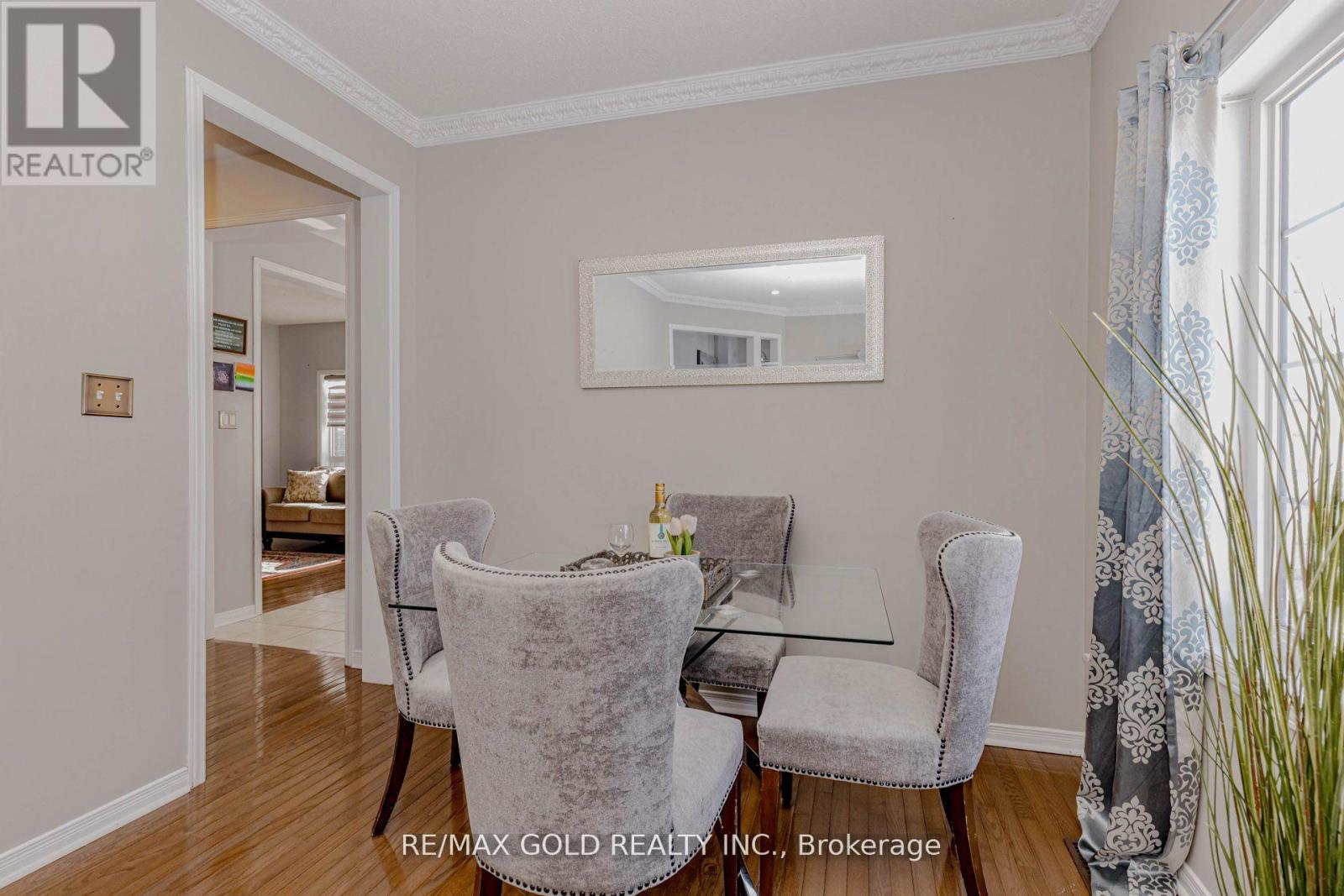 2 Oranmore Crescent, Brampton, Ontario  L6X 0J9 - Photo 8 - W12906282