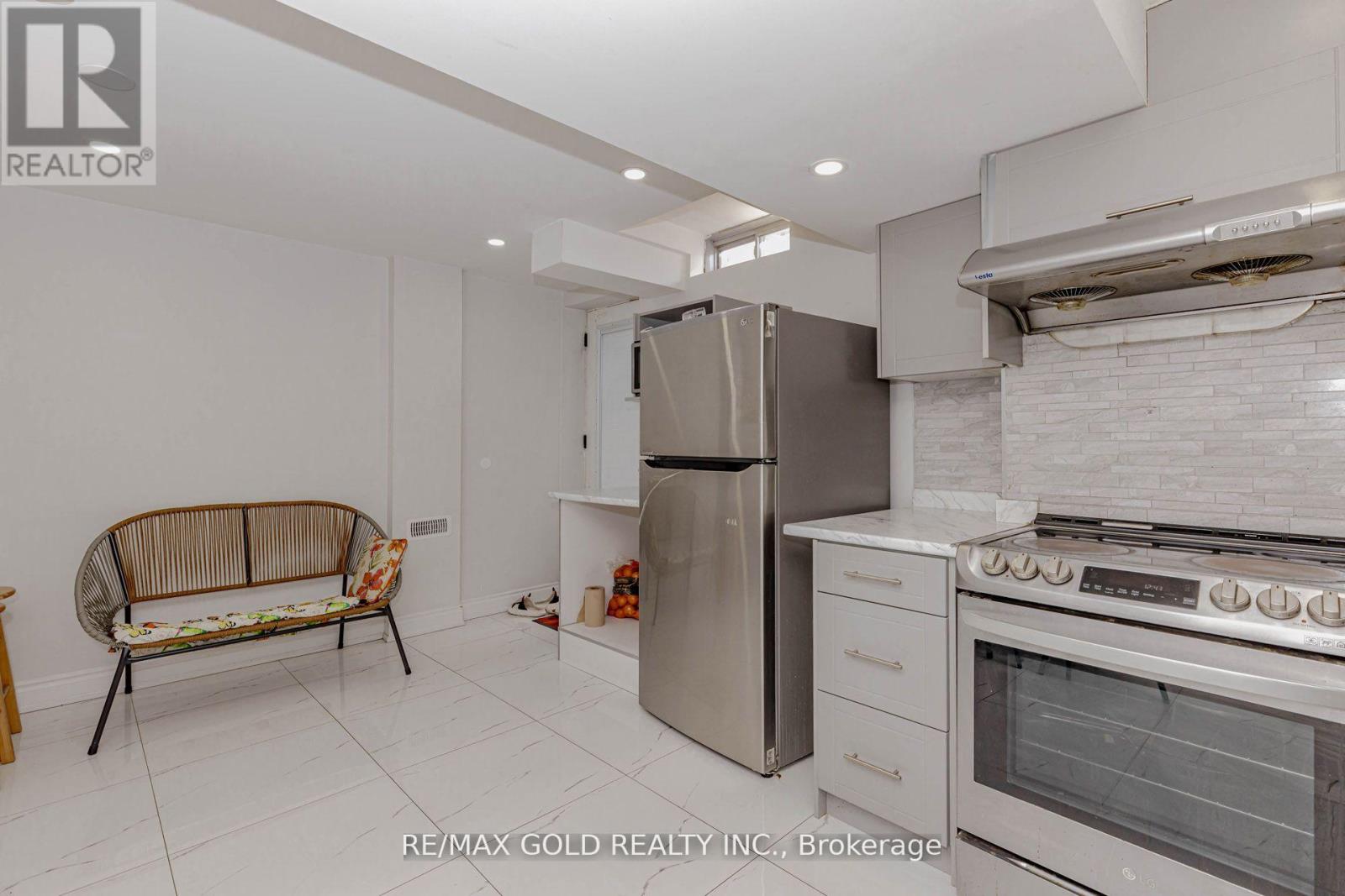 2 Oranmore Crescent, Brampton, Ontario  L6X 0J9 - Photo 43 - W12906282