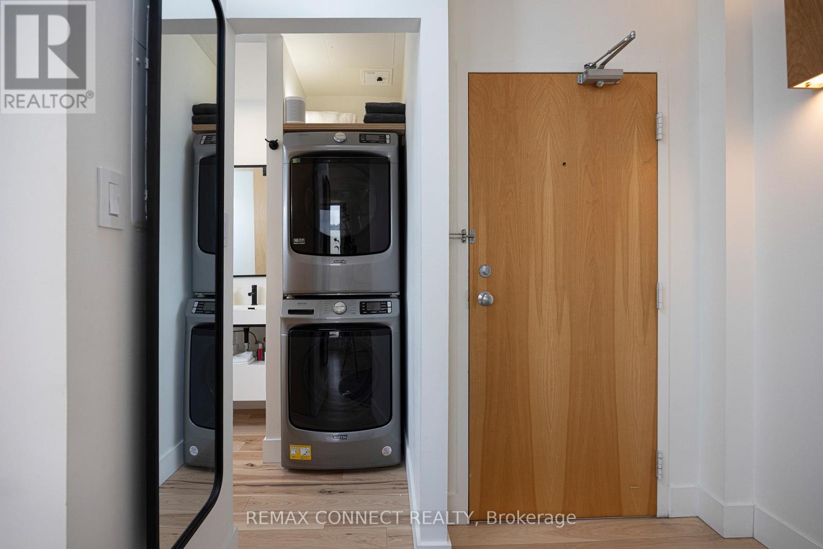 402 - 1 St Johns Road, Toronto, Ontario  M6P 1T7 - Photo 30 - W12908788