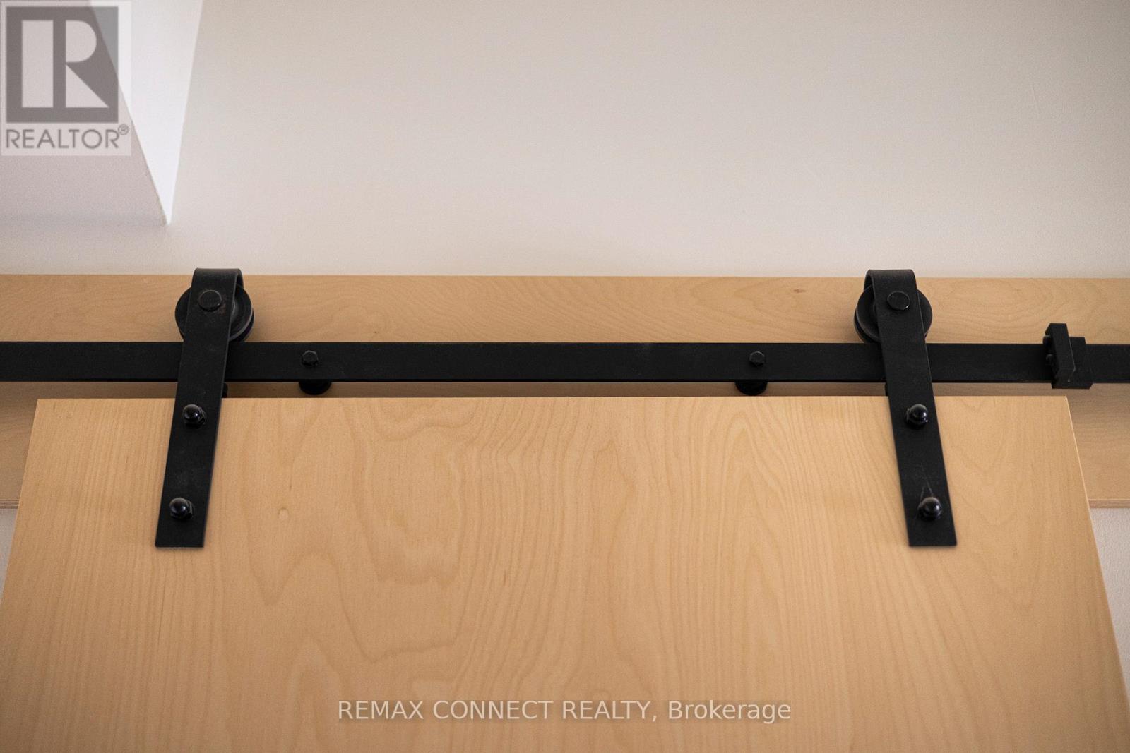 402 - 1 St Johns Road, Toronto, Ontario  M6P 1T7 - Photo 29 - W12908788