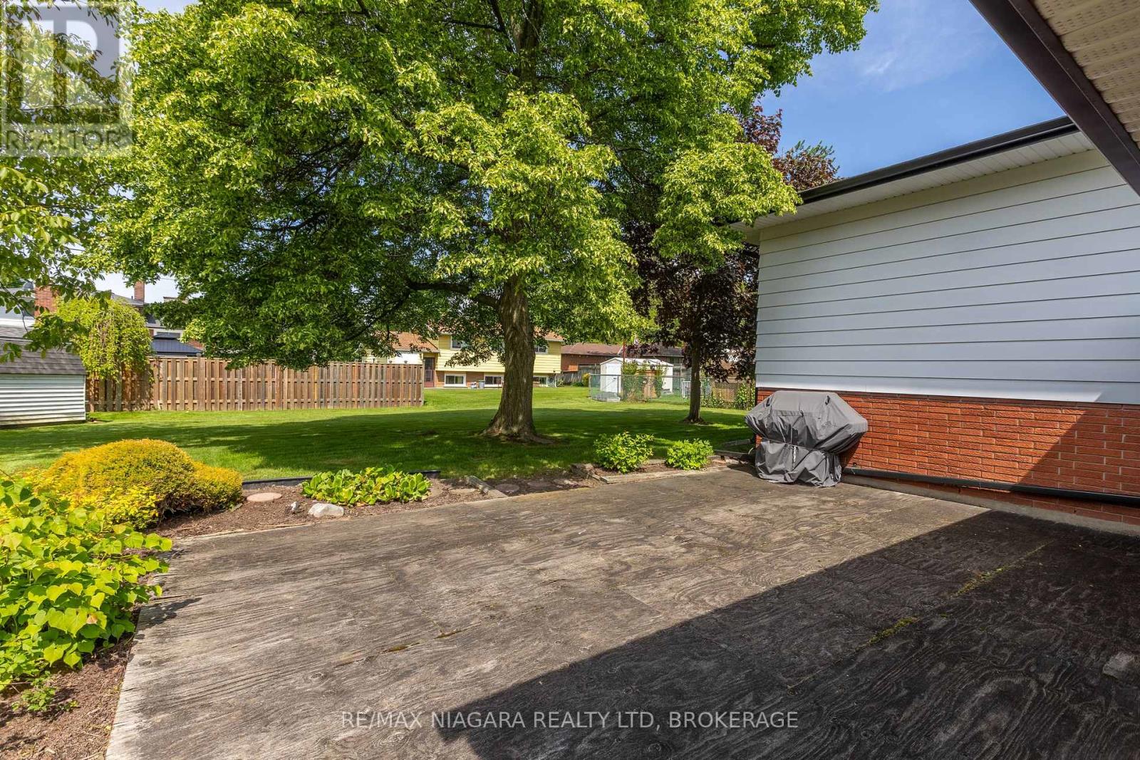82 Westwood Crescent, Welland (Prince Charles), Ontario  L3C 4R3 - Photo 28 - X12909580