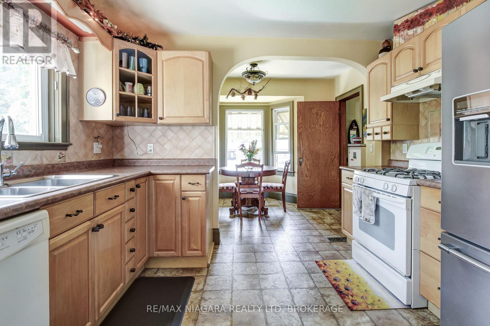 101 Division Street, Port Colborne (Sugarloaf), Ontario  L3K 3B5 - Photo 15 - X12909610