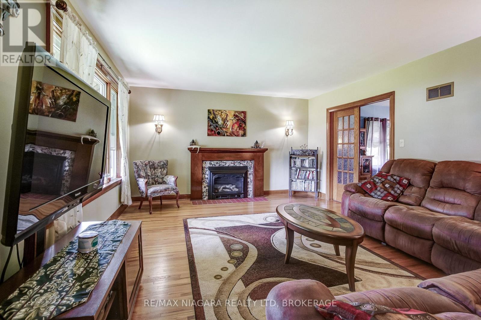 101 Division Street, Port Colborne (Sugarloaf), Ontario  L3K 3B5 - Photo 7 - X12909610