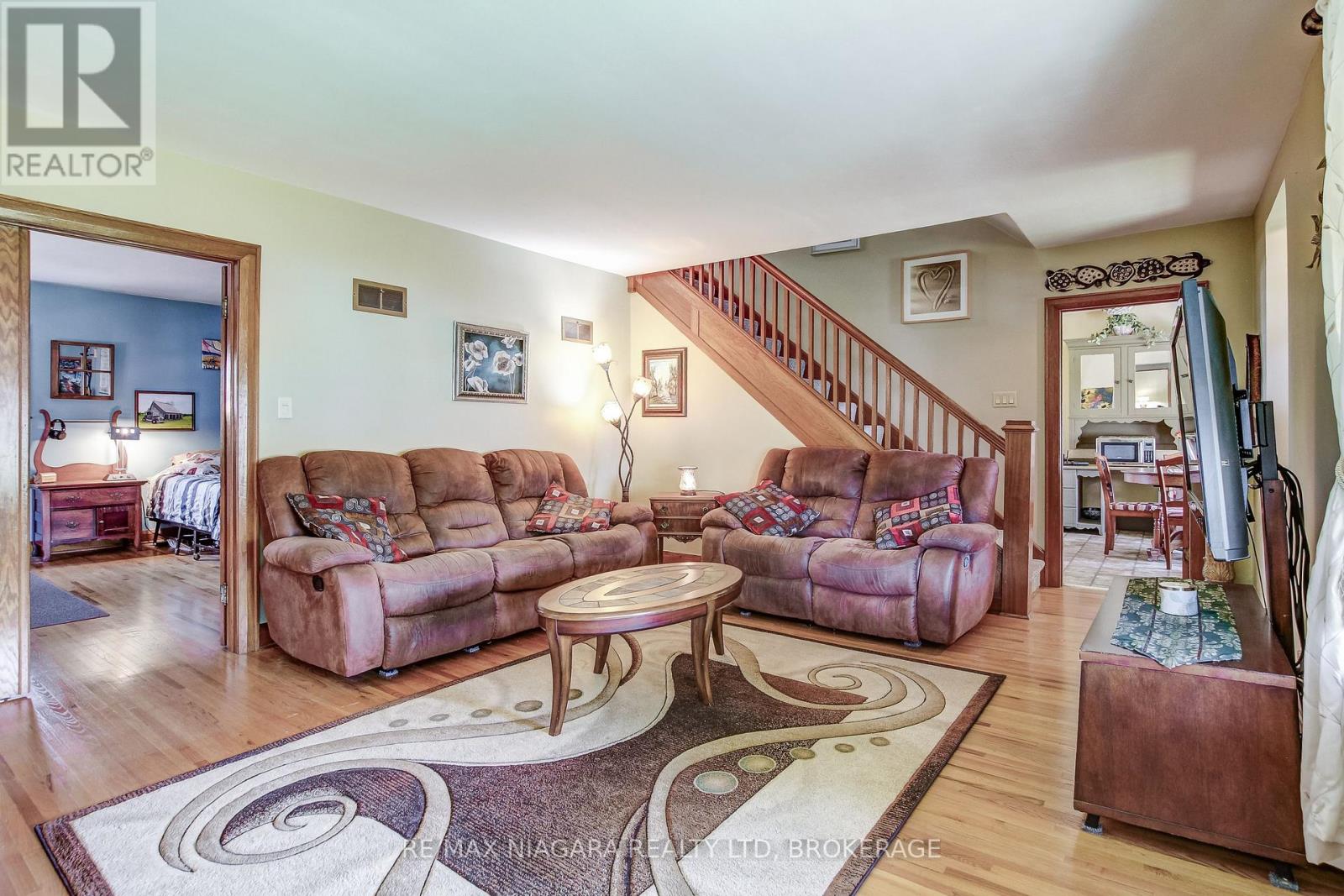 101 Division Street, Port Colborne (Sugarloaf), Ontario  L3K 3B5 - Photo 8 - X12909610