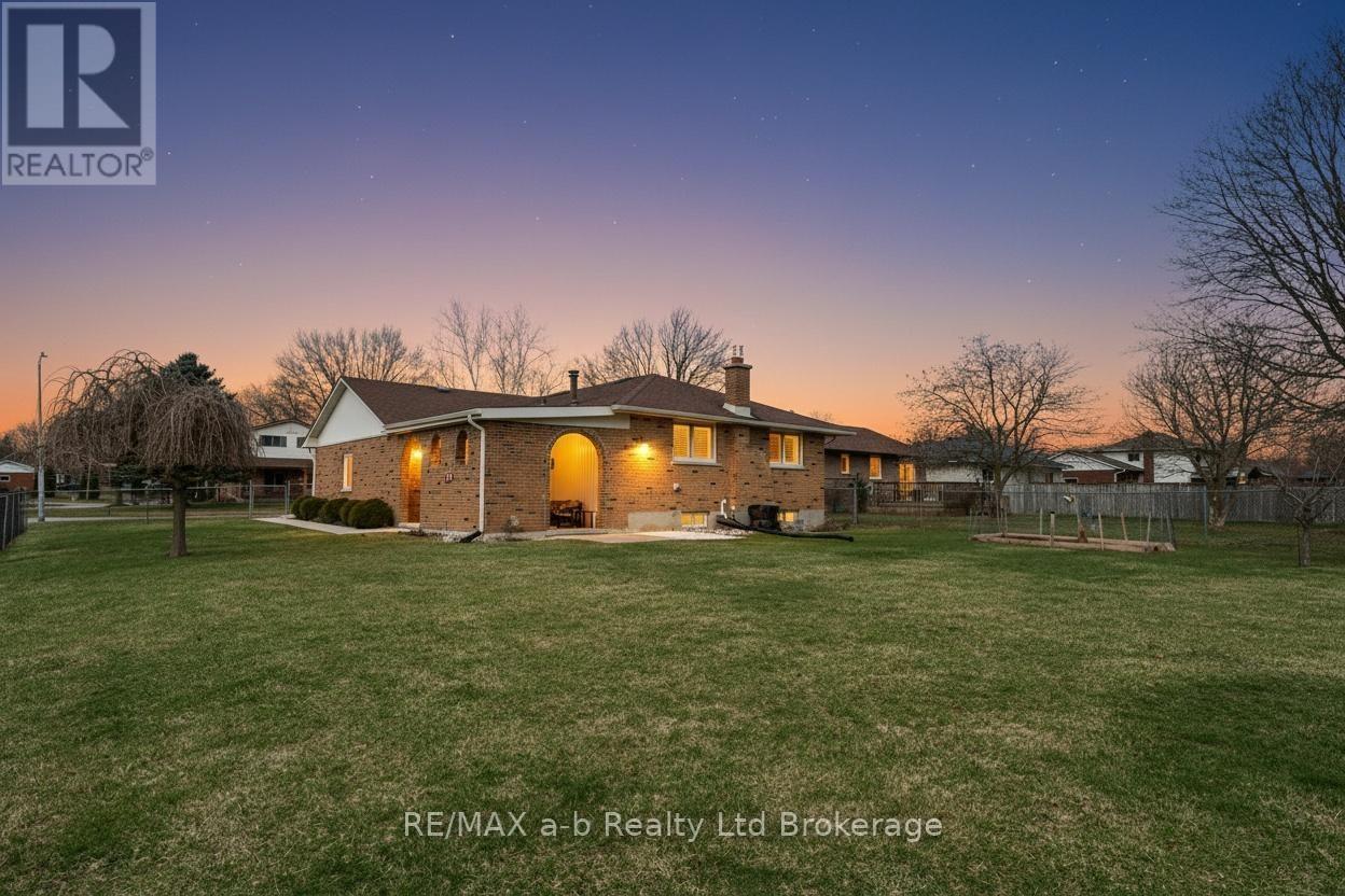 24 Denrich Avenue, Tillsonburg, Ontario  N4G 4W2 - Photo 29 - X12909574