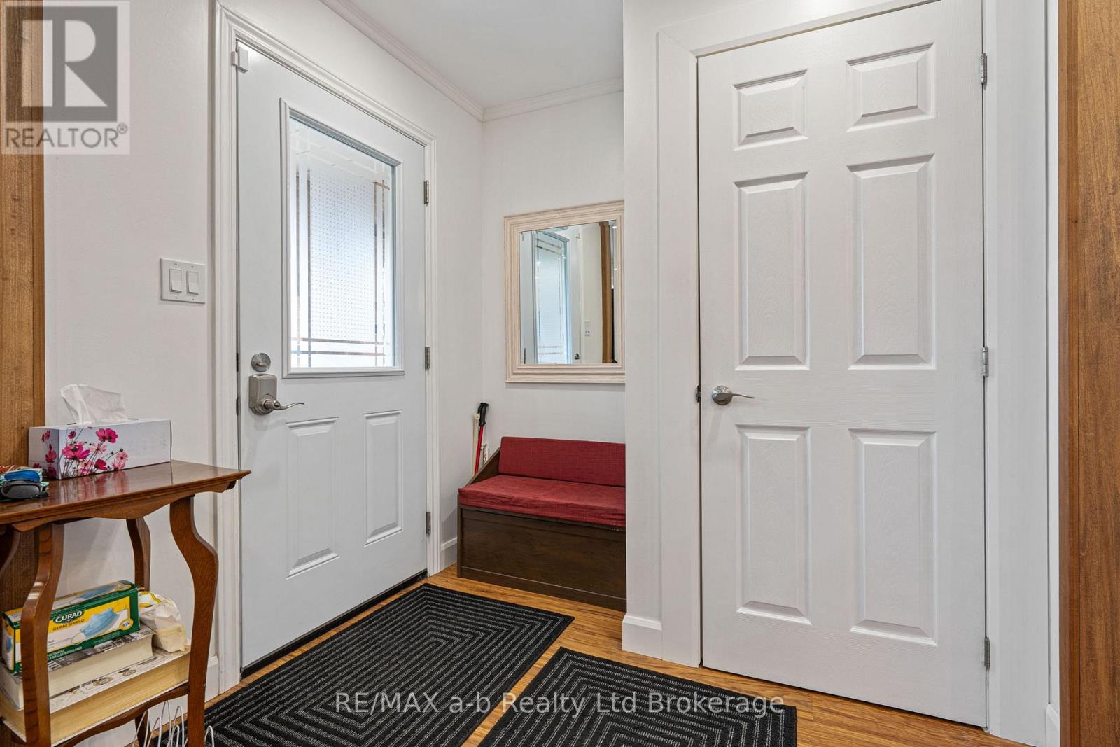 24 Denrich Avenue, Tillsonburg, Ontario  N4G 4W2 - Photo 4 - X12909574