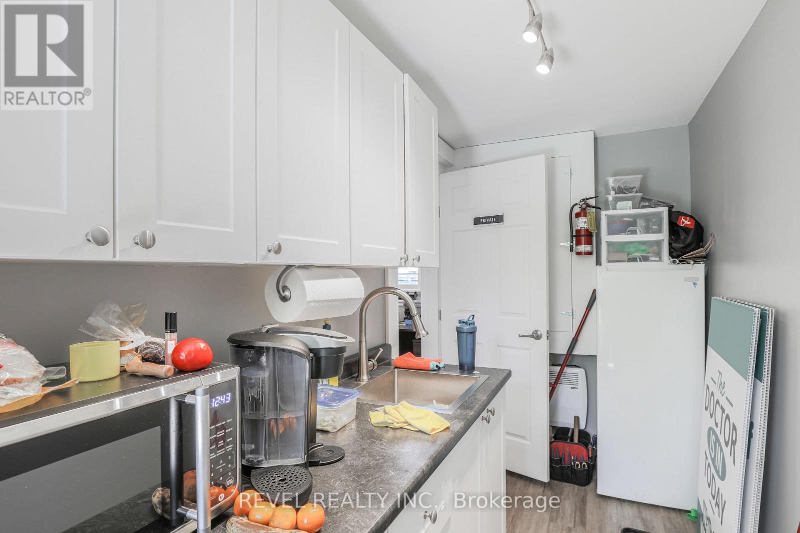 7 Kingsway Drive, Kawartha Lakes, Ontario  K0M 1A0 - Photo 19 - X12909852