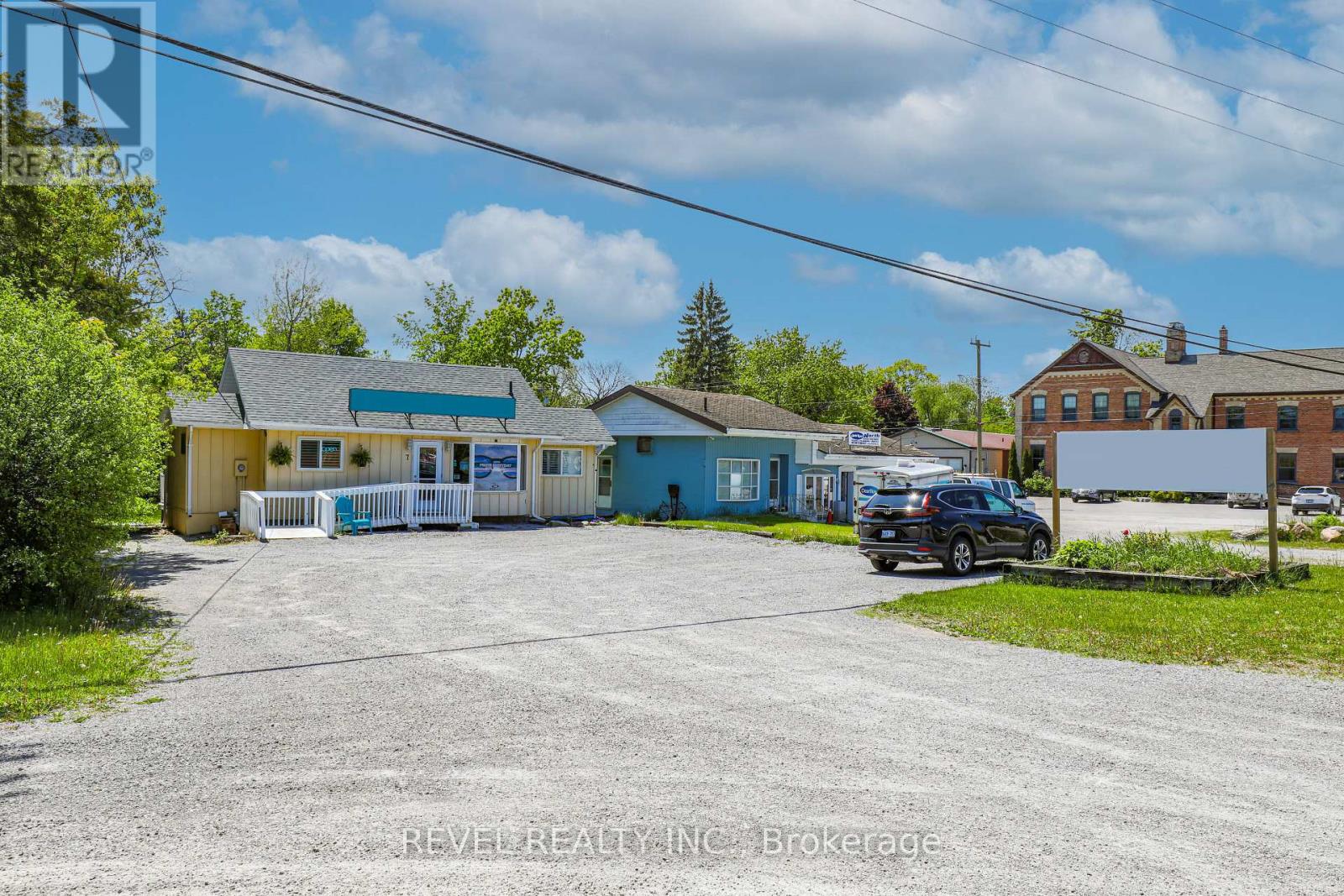 7 Kingsway Drive, Kawartha Lakes, Ontario  K0M 1A0 - Photo 4 - X12909852