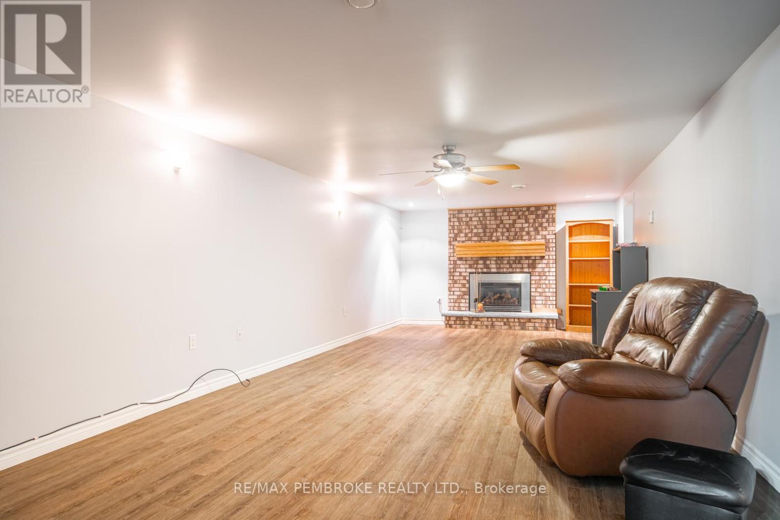 29 Lisa Crescent, Petawawa, Ontario  K8H 2Z8 - Photo 21 - X12907976