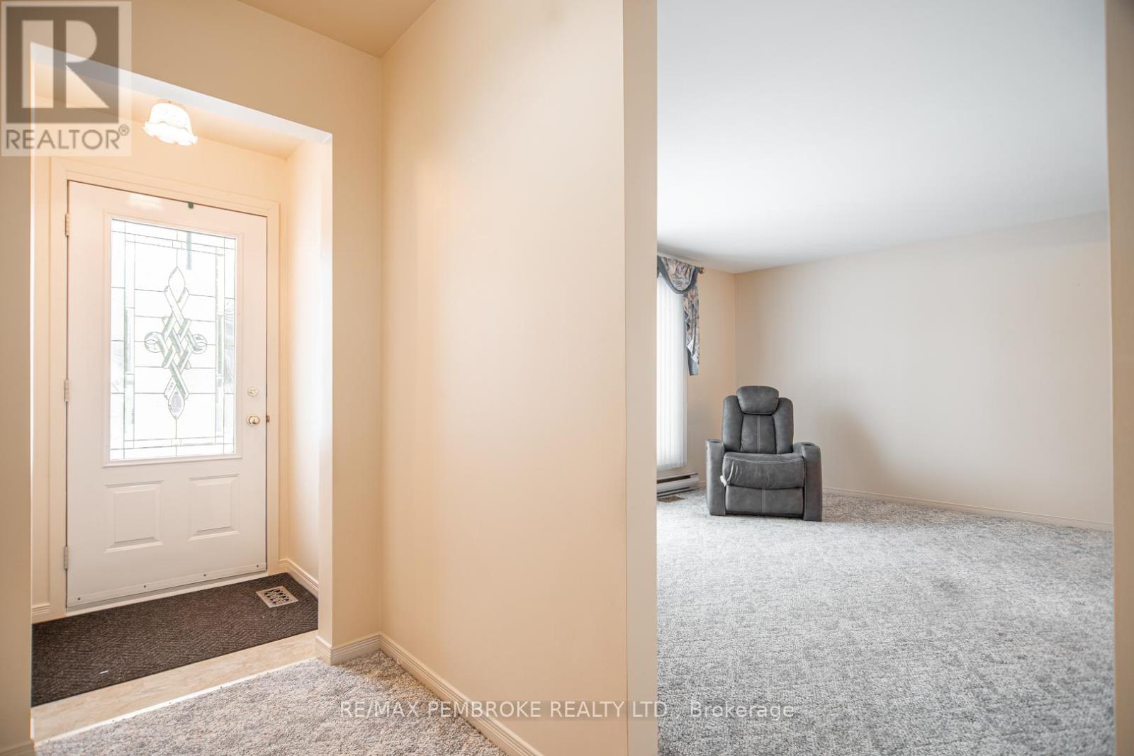 29 Lisa Crescent, Petawawa, Ontario  K8H 2Z8 - Photo 10 - X12907976