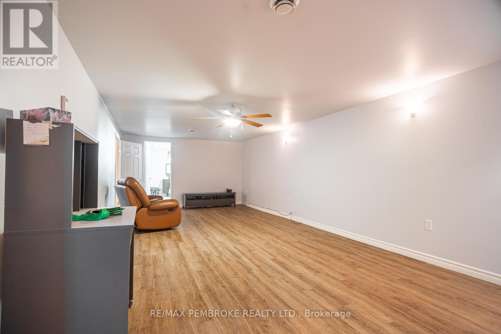 29 Lisa Crescent, Petawawa, Ontario  K8H 2Z8 - Photo 23 - X12907976