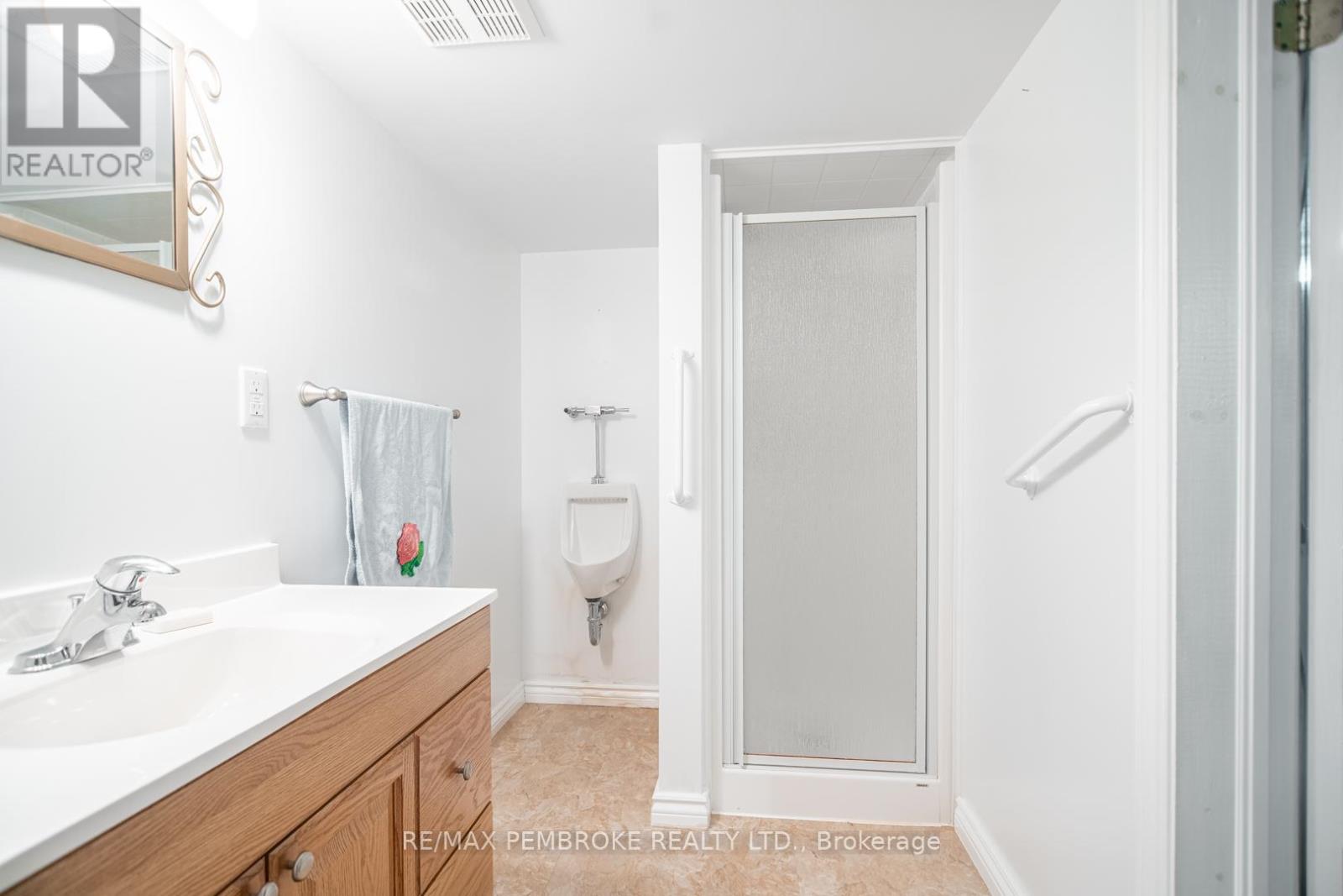 29 Lisa Crescent, Petawawa, Ontario  K8H 2Z8 - Photo 26 - X12907976