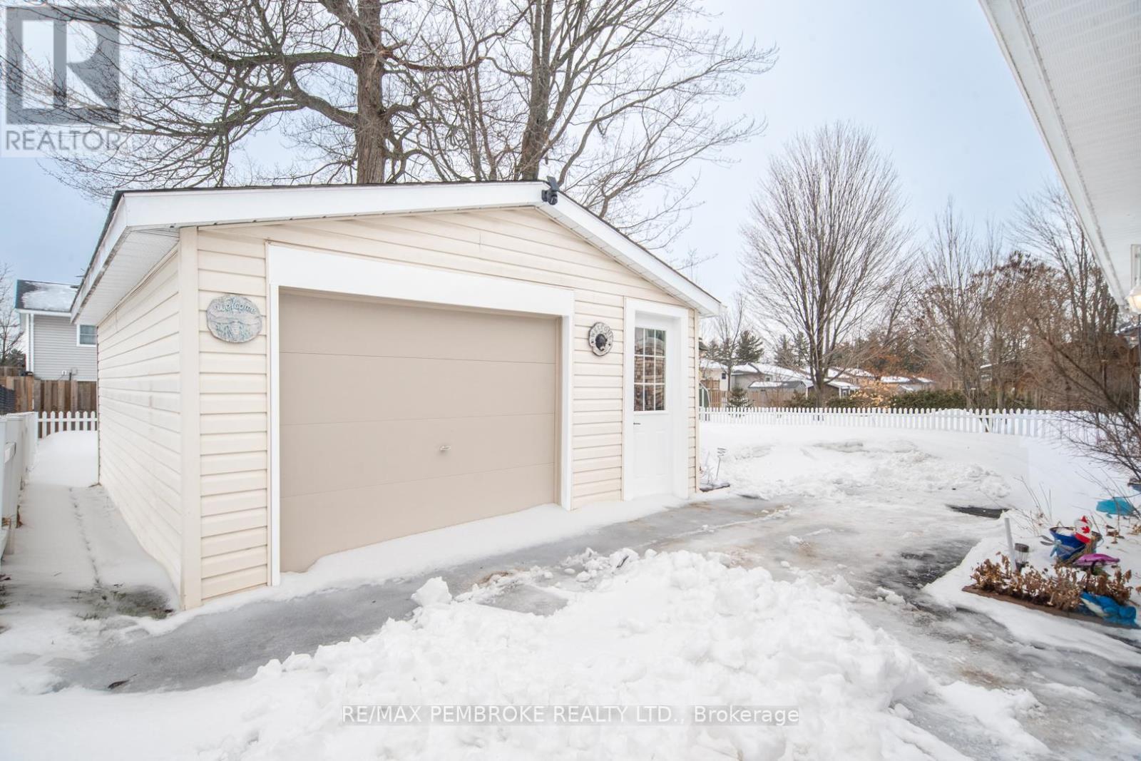 29 Lisa Crescent, Petawawa, Ontario  K8H 2Z8 - Photo 31 - X12907976