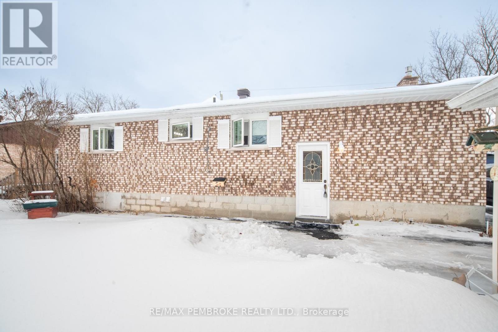 29 Lisa Crescent, Petawawa, Ontario  K8H 2Z8 - Photo 35 - X12907976