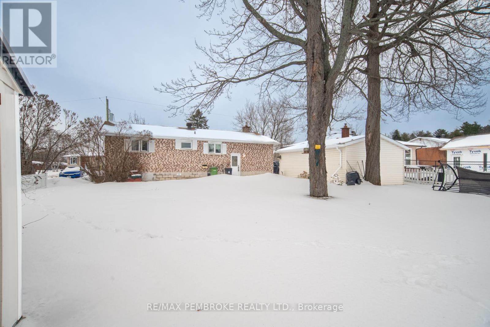 29 Lisa Crescent, Petawawa, Ontario  K8H 2Z8 - Photo 37 - X12907976