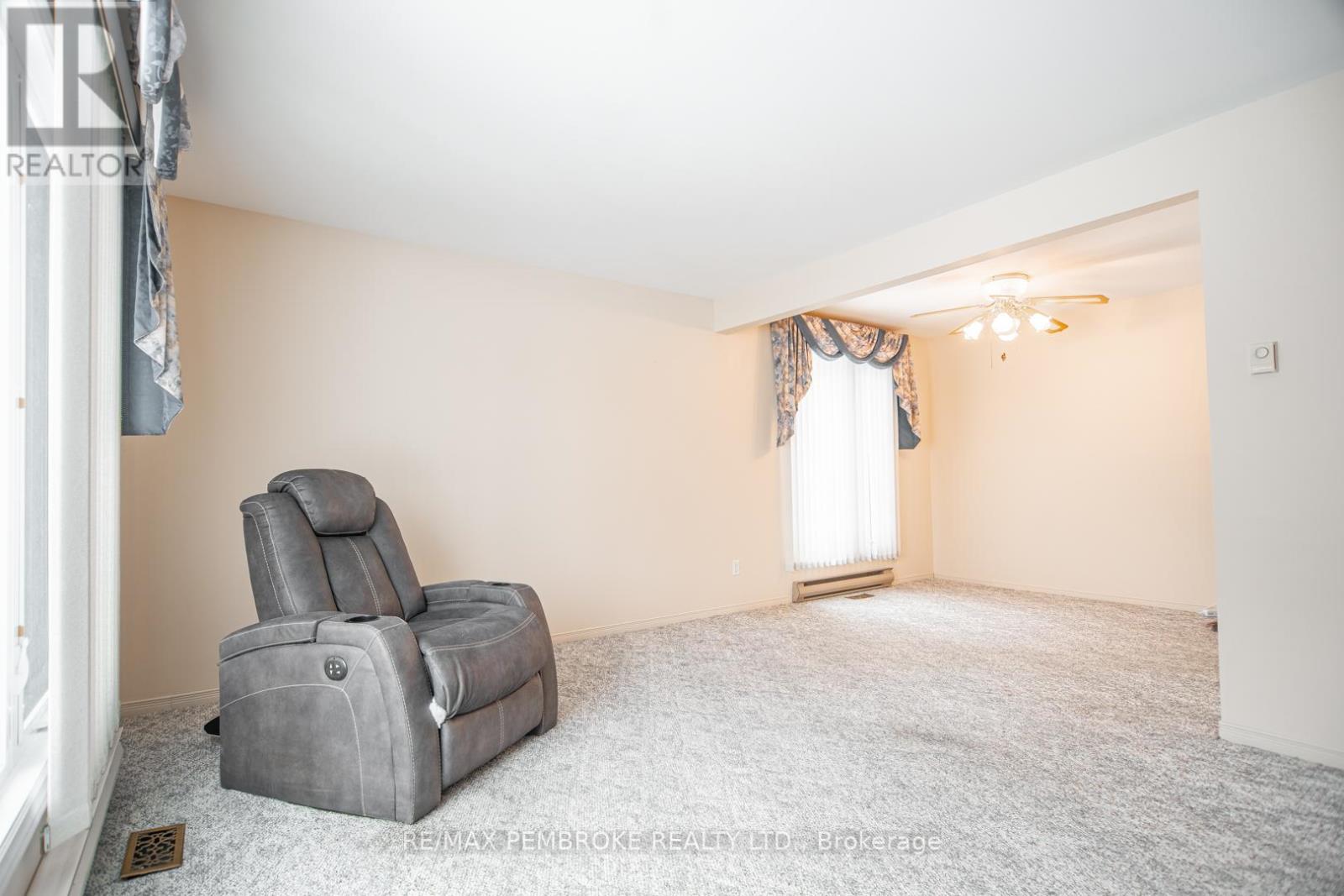 29 Lisa Crescent, Petawawa, Ontario  K8H 2Z8 - Photo 9 - X12907976