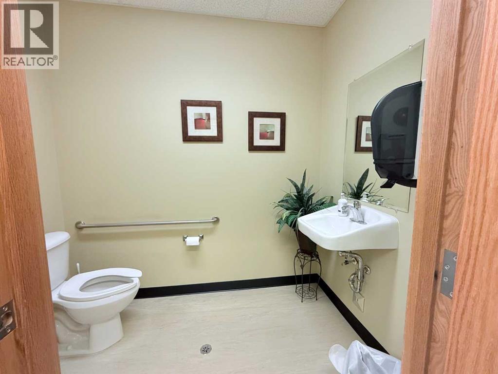 200, 9805 97 Street, Grande Prairie, Alberta  T8V 8B9 - Photo 12 - A2209450