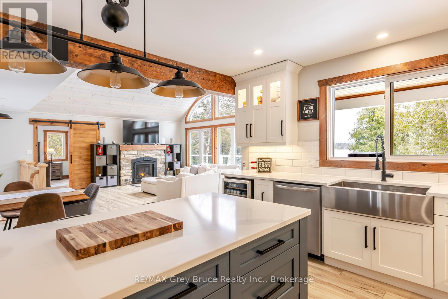 87 Silverside Point Road, Northern Bruce Peninsula, Ontario  N0H 1Z0 - Photo 18 - X12909640