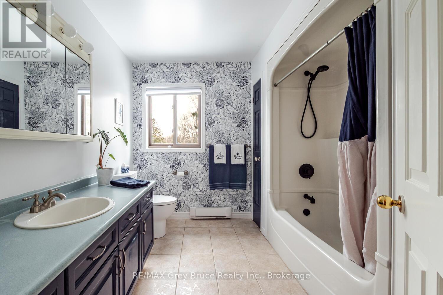 6 Kirkland Place, South Bruce Peninsula, Ontario  N0H 2G0 - Photo 24 - X12909674