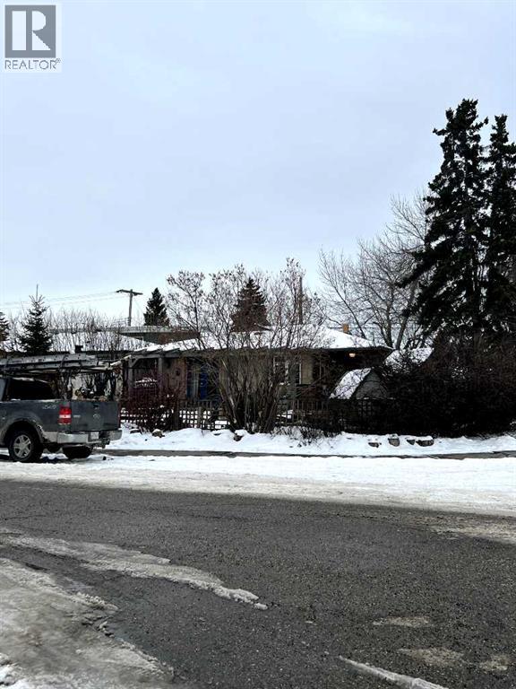 29 Windermere Road SW, Calgary, Alberta  T3C 3K2 - Photo 4 - A2293709