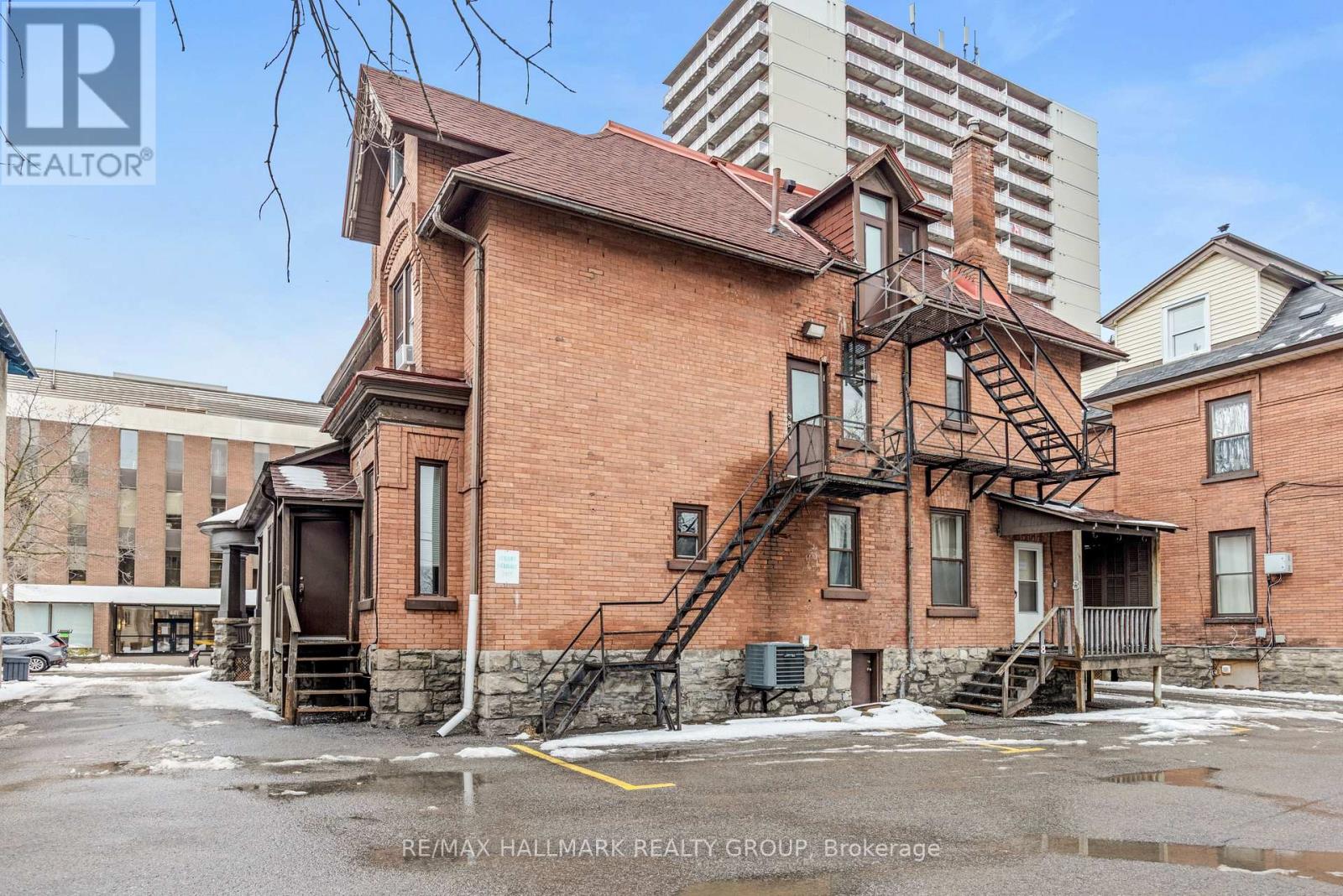 436 Maclaren Street, Ottawa, Ontario  K2P 0M8 - Photo 8 - X12909704