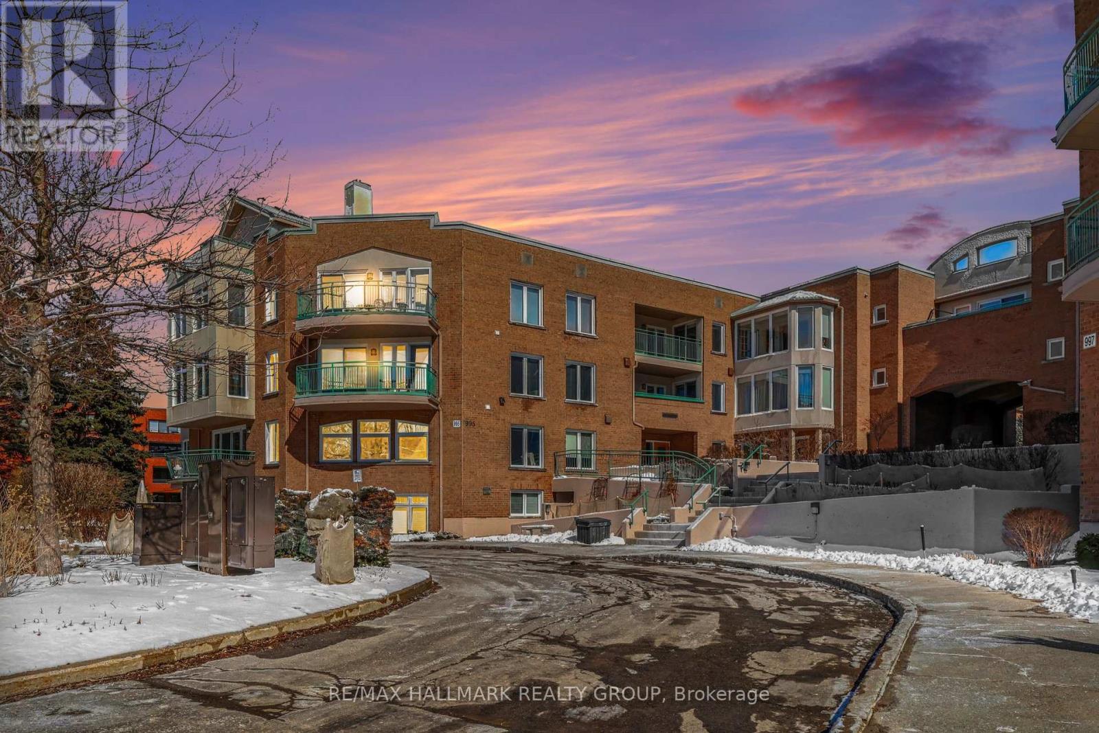 301B - 995 NORTH RIVER ROAD, Ottawa, Ontario